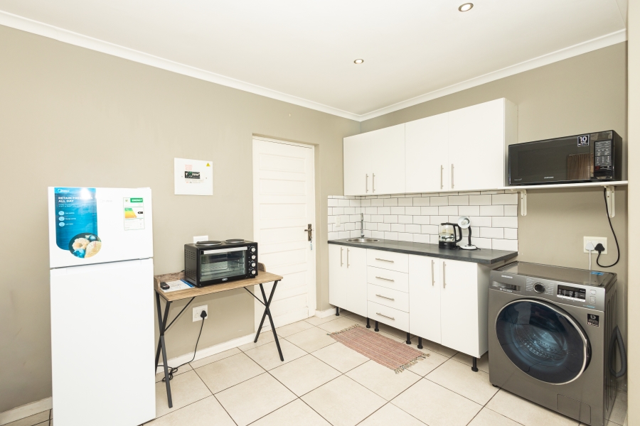 6 Bedroom Property for Sale in Parklands North Western Cape